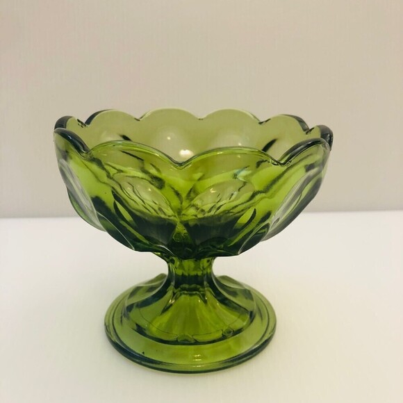 Vintage Depression Glass Green Footed Dish with Scalloped Edge - Picture 1 of 6